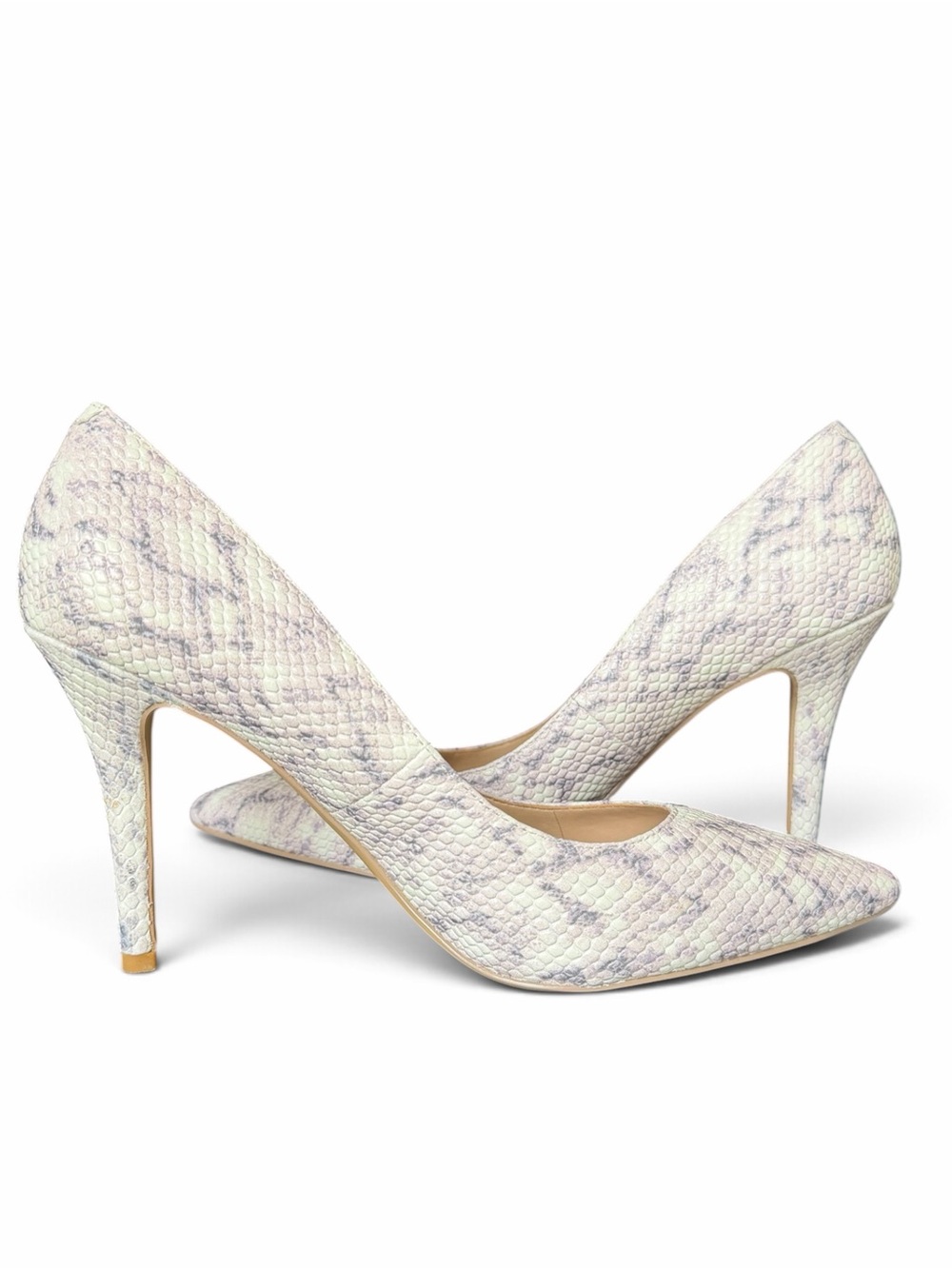 💜White House Black Market Pale Lavender Snakeskin Pointed-Toe Stiletto. Like new